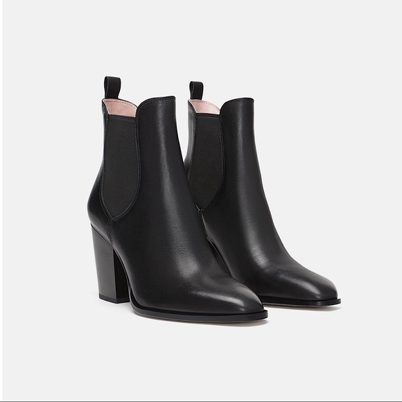 Black ankle boots with elastic sides Clearance